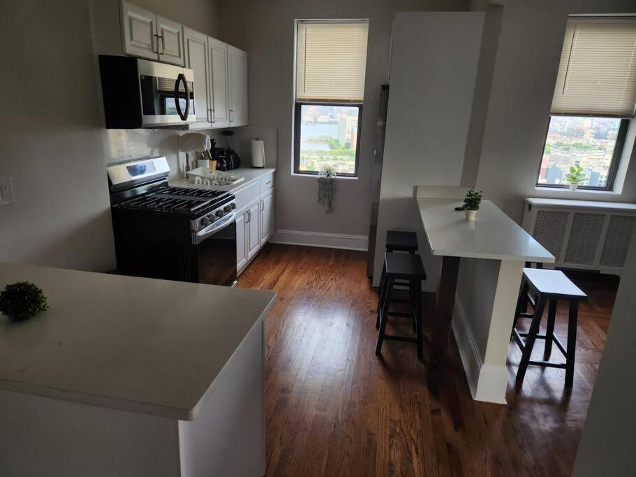 Elegant 2 Bed Gem! Mins From Nyc Daire Union City Dış mekan fotoğraf