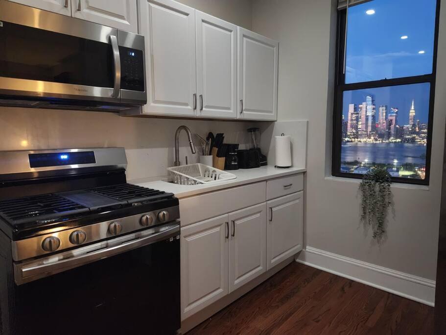 Elegant 2 Bed Gem! Mins From Nyc Daire Union City Dış mekan fotoğraf