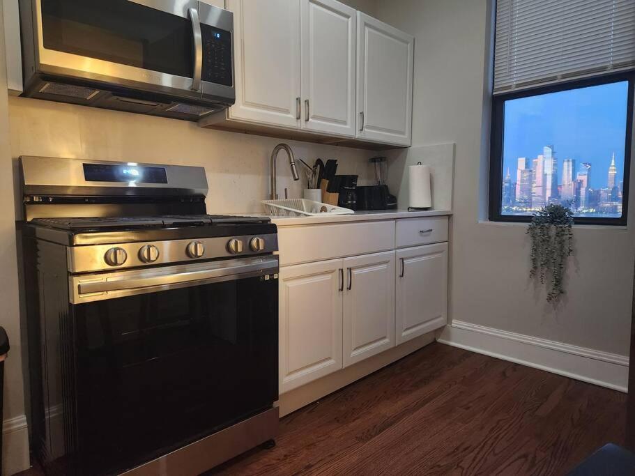Elegant 2 Bed Gem! Mins From Nyc Daire Union City Dış mekan fotoğraf