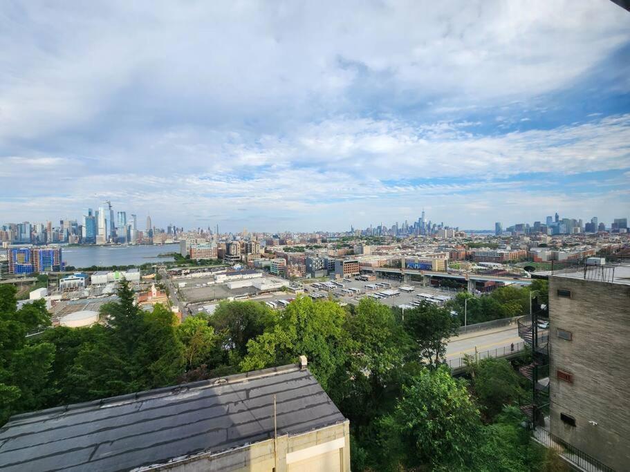 Elegant 2 Bed Gem! Mins From Nyc Daire Union City Dış mekan fotoğraf