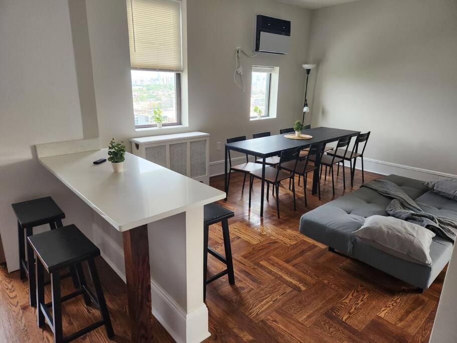Elegant 2 Bed Gem! Mins From Nyc Daire Union City Dış mekan fotoğraf